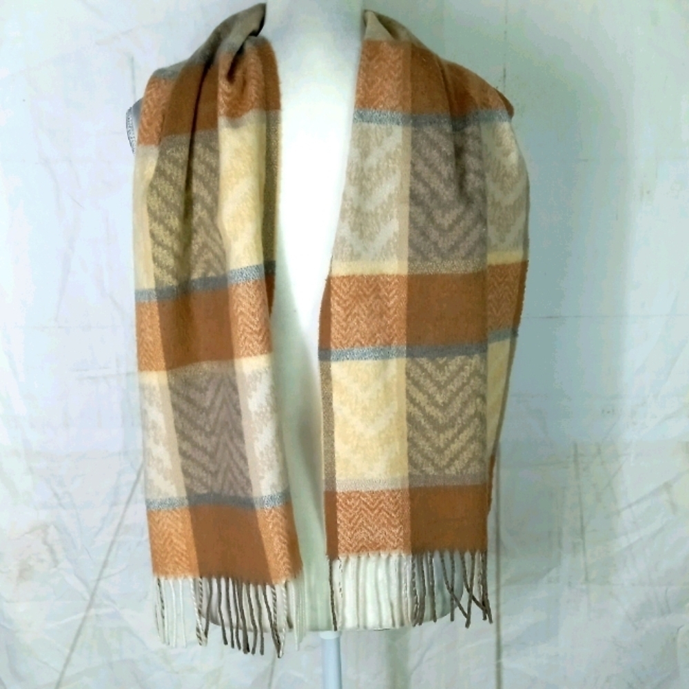 V.fraas cashmink tan gray plaid scarf
